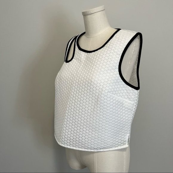 NWT BCBGeneration Blouse Cut Out Neckline - Picture 5 of 12